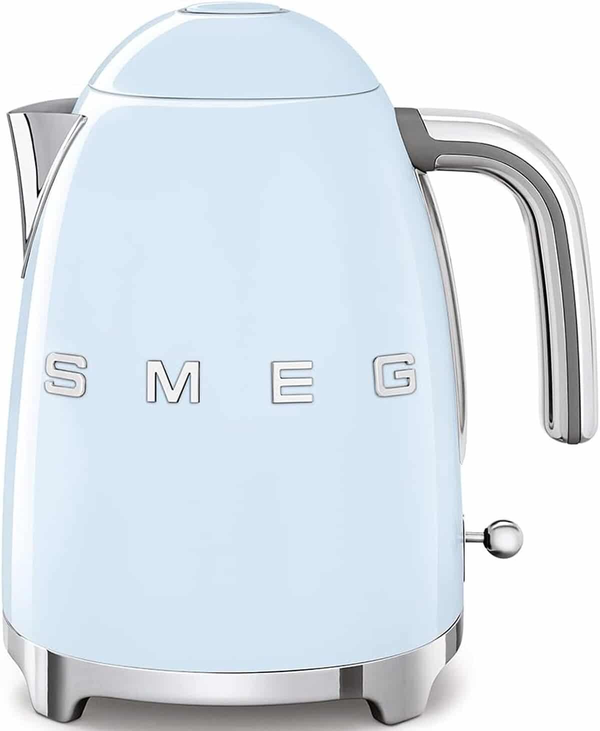 Test de la bouilloire électrique Smeg KLF03PBUS rétro bleu pastel