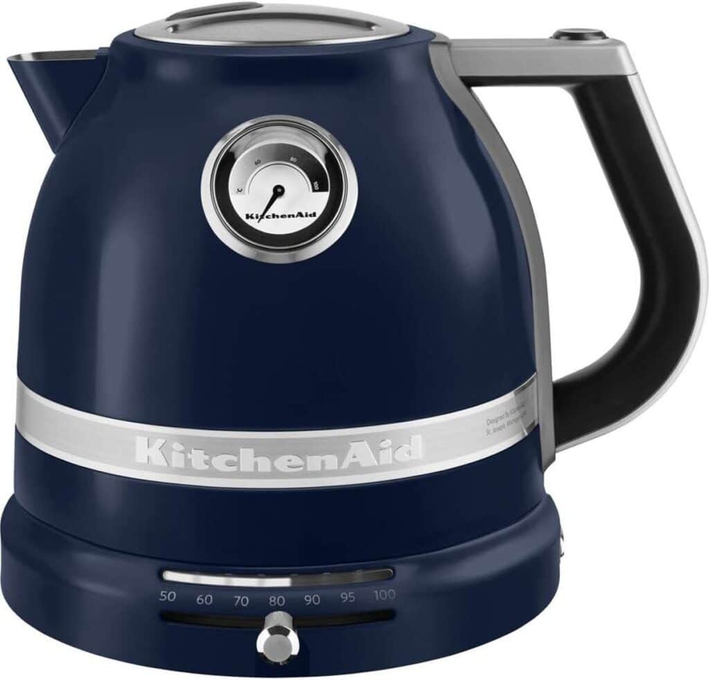 Test de la bouilloire KitchenAid Artisan : température réglable bleu encre