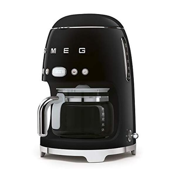 Découvrez notre test complet de la machine à café filtre Smeg noire : fonctionnalités, design et avis des utilisateurs pour un café parfait chez vous