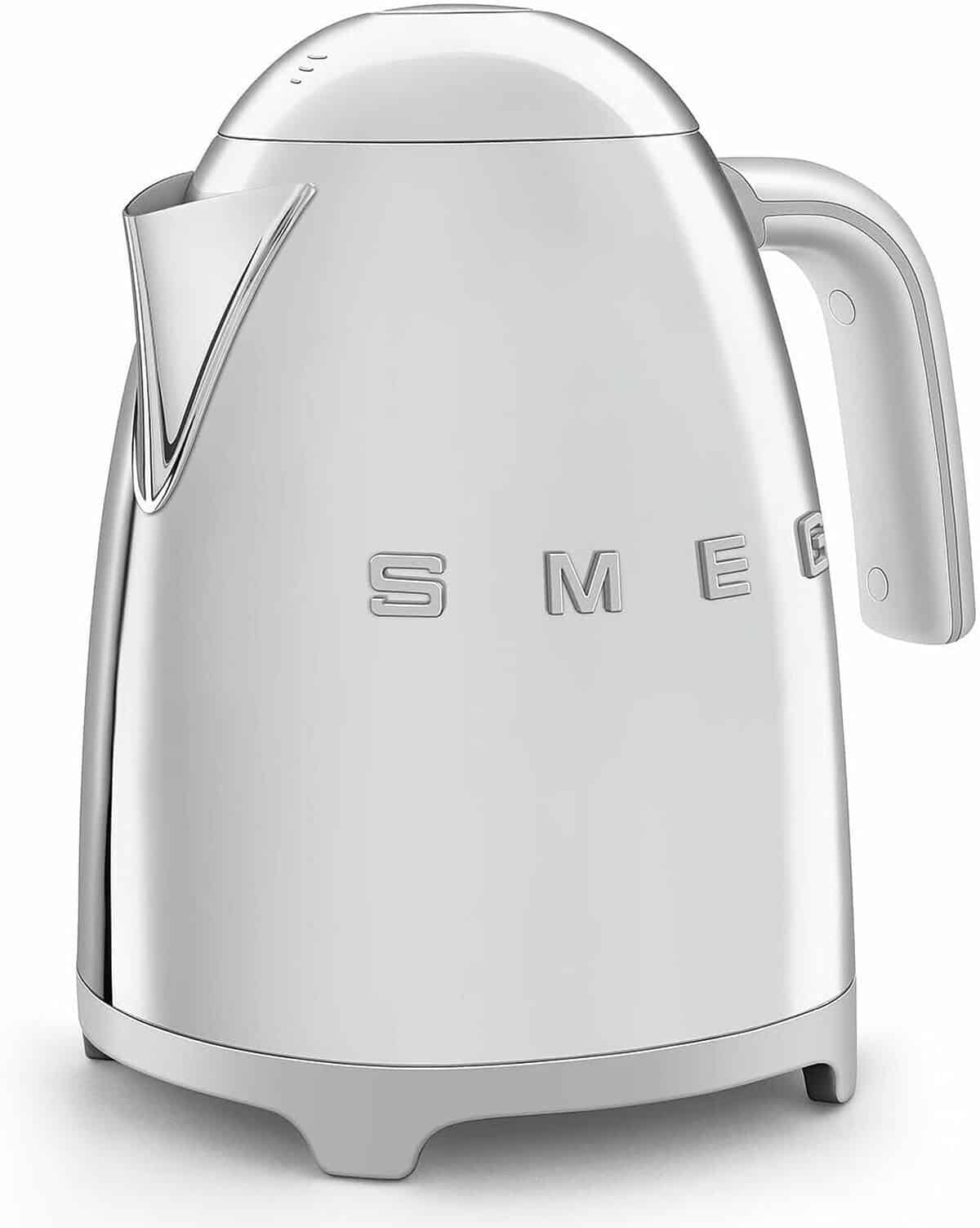 Test : bouilloire électrique Smeg KLF03SSUS style rétro années 50