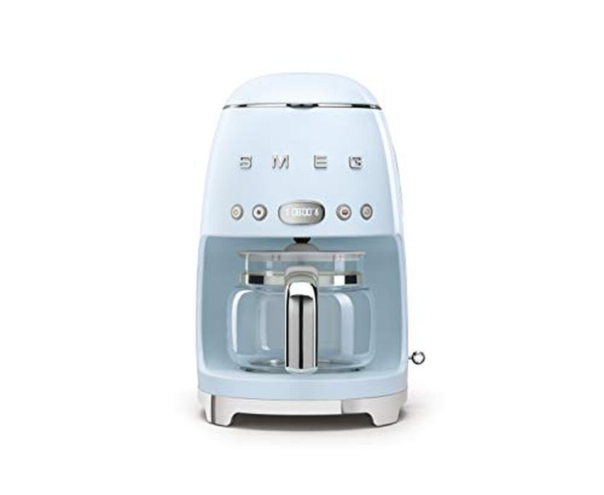 Test de la machine à café rétro Smeg : 10 tasses bleu pastel