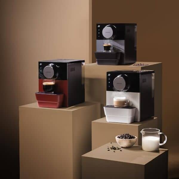 Découvrez notre test détaillé de la machine à café Cecotec Cremmaet Cube rouge : performance, précision et design. Avis complet pour bien choisir votre machine à café.