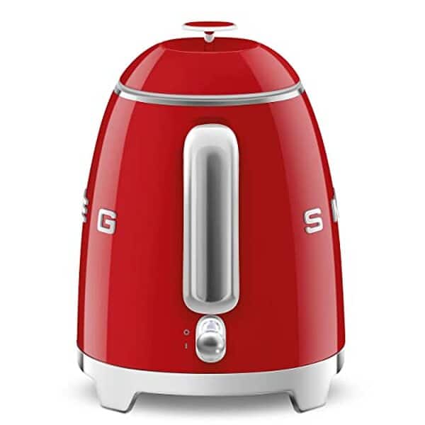 Découvrez notre test complet de la bouilloire Smeg KLF05RDEU 1400W rouge : performances, design et verdict final pour cet appareil de cuisine incontournable. 