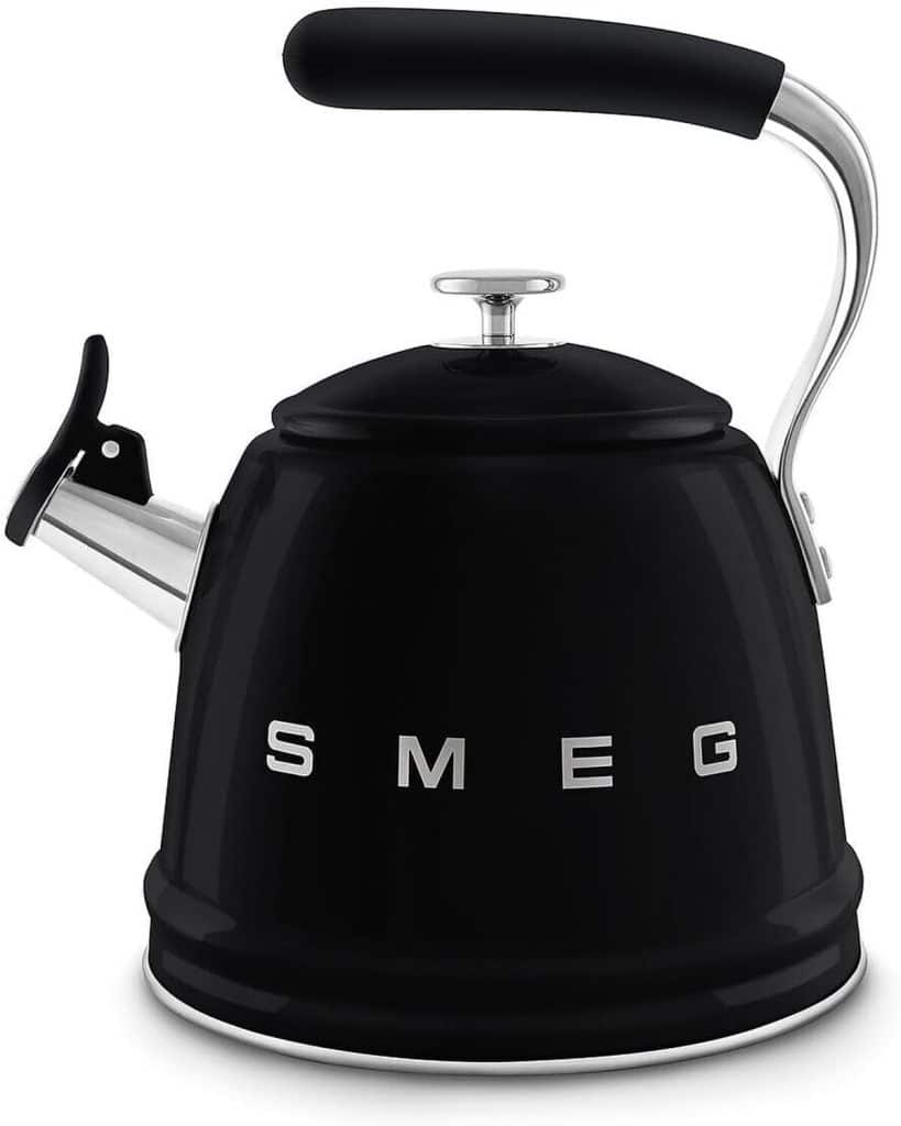 Test : bouilloire sifflante Smeg WKF01BL 2, 3 L en inox