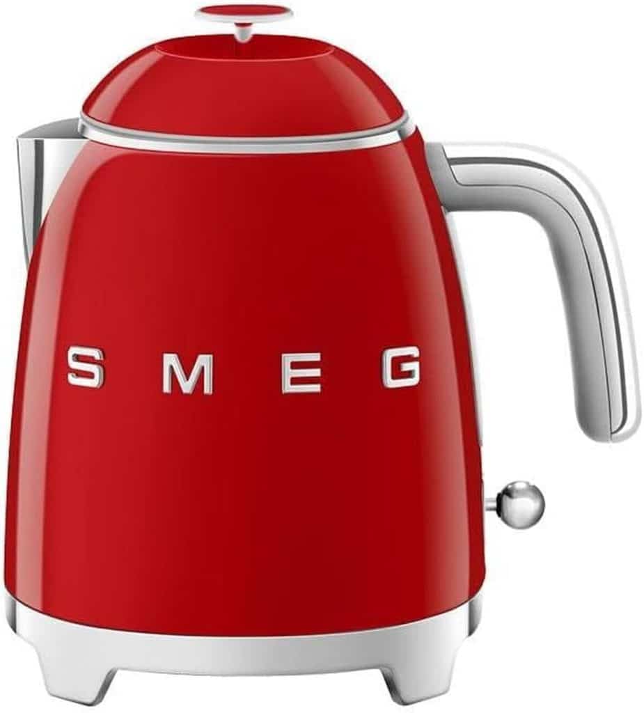 Test : bouilloire Smeg KLF05RDEU 1400W rouge
